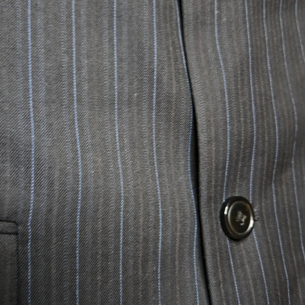 Haggar 40R Black with Light Blue Pin Stripe Sport Suit Jacket